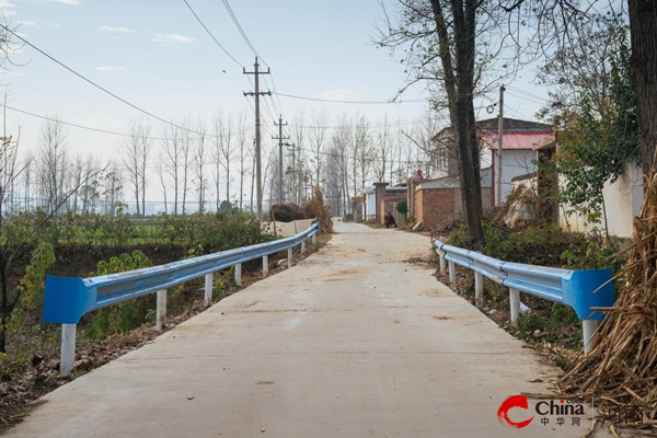 西平县农路所：农村公路护栏“护”好乡村振兴之路(图5)